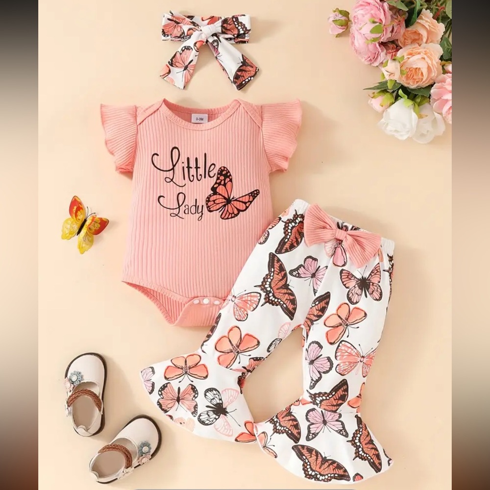 213. Infant Girls 3-Piece Outfit